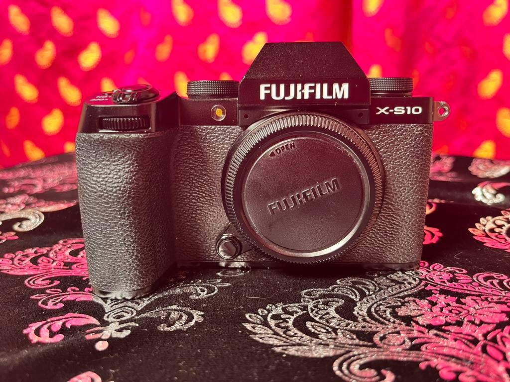 Fujifilm X-S10 Camera Body + Garantie Met Accu / Accesoires, Ophalen of Verzenden, Compact