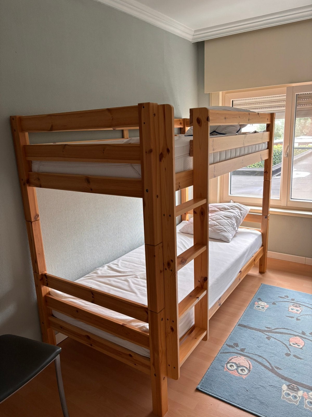 Bedden TK tweepersoons (140 x 200) en stapelbed met matras, Ophalen, Zo goed als nieuw, Twijfelaar, Stapelbed