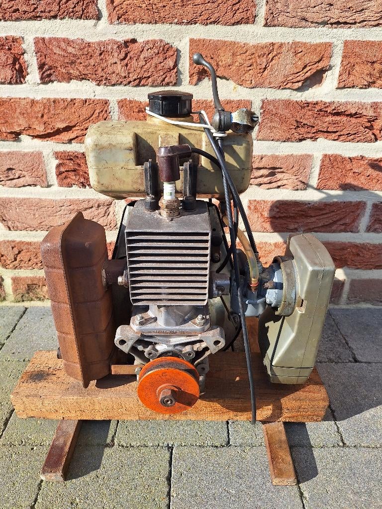 JLO L77L stationaire 2-takt motor, Doe-het-zelf en Bouw, Motoren, Gebruikt, Benzinemotor, 1800 rpm of meer, Ophalen