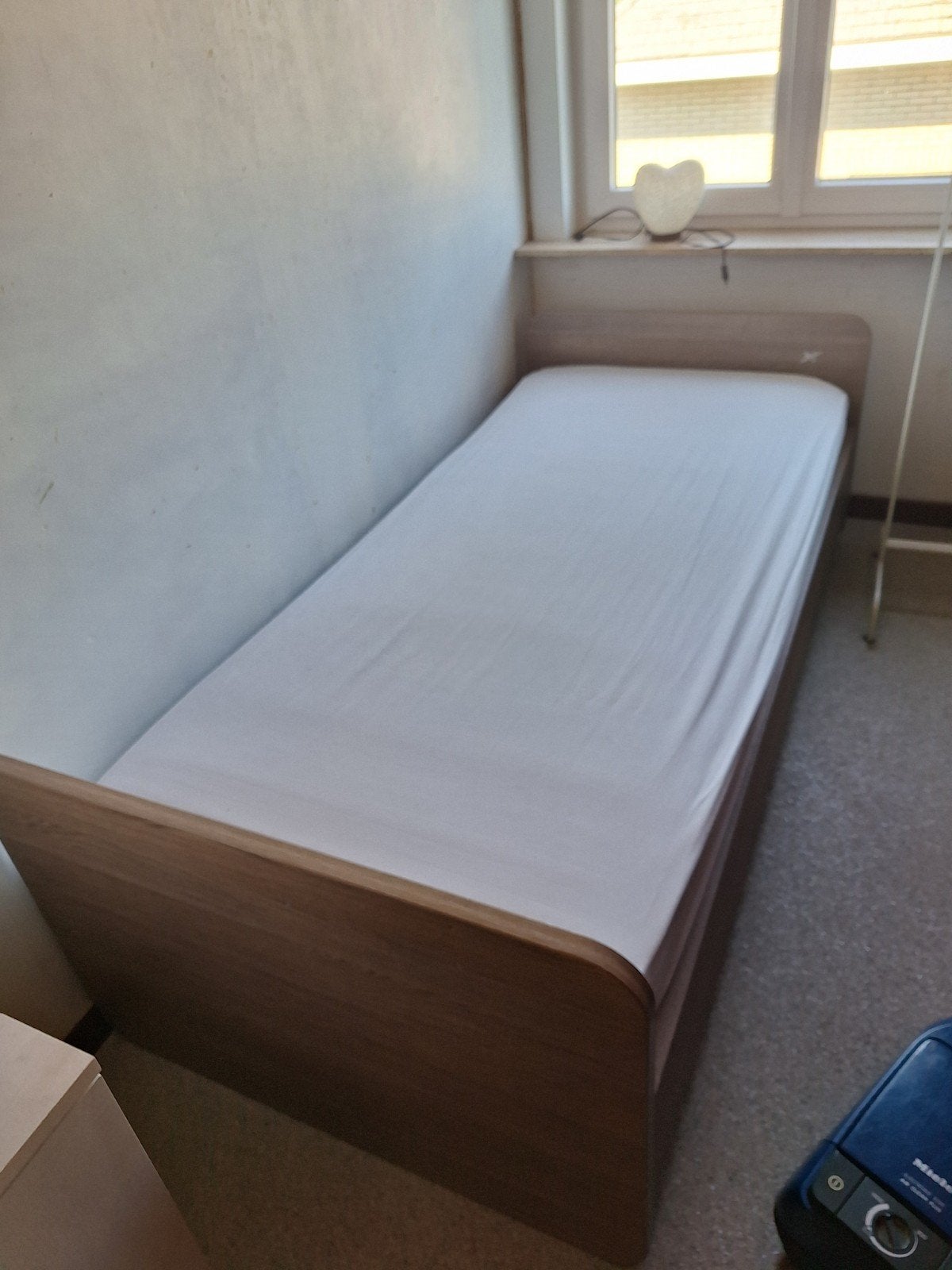 eenpersoonsbed en bureau, Huis en Inrichting, Ophalen, Gebruikt, 90 cm, 200 cm