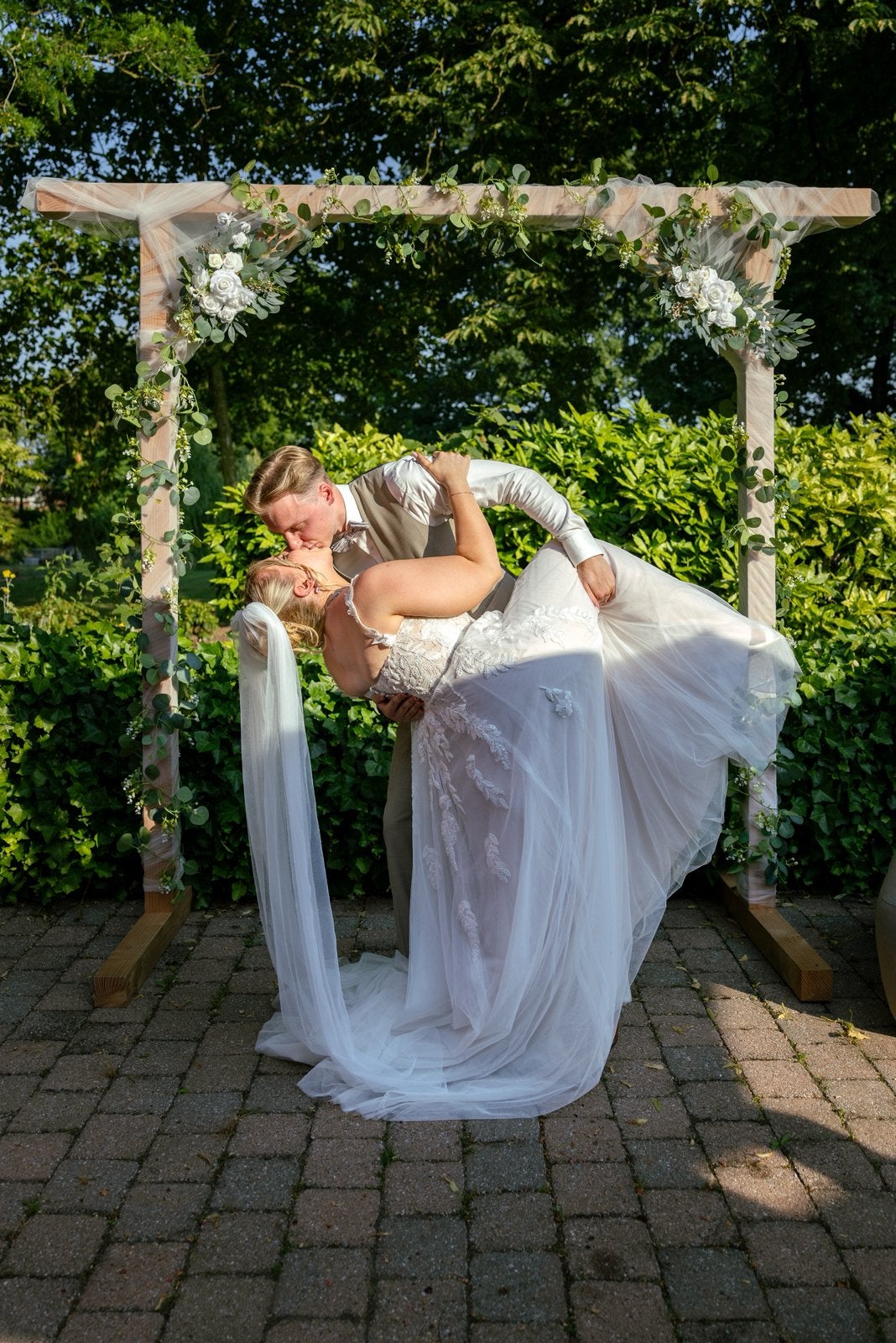Houten ceremonie boog, Hobby en Vrije tijd, Feestartikelen, Ophalen, Zo goed als nieuw, Versiering