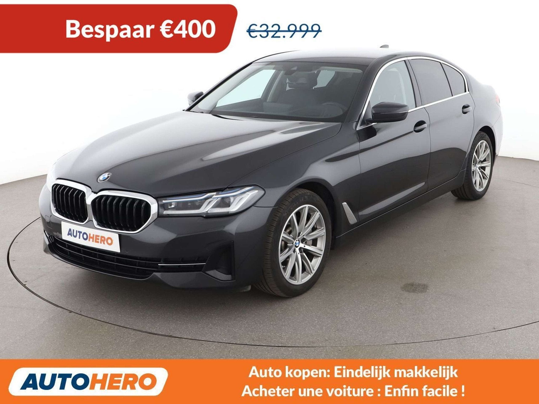 BMW 5 Serie 530 530i Mild-Hybrid xDrive (bj 2022, automaat), Auto's, BMW, Gebruikt, Leder, Lichtsensor, Zilver of Grijs