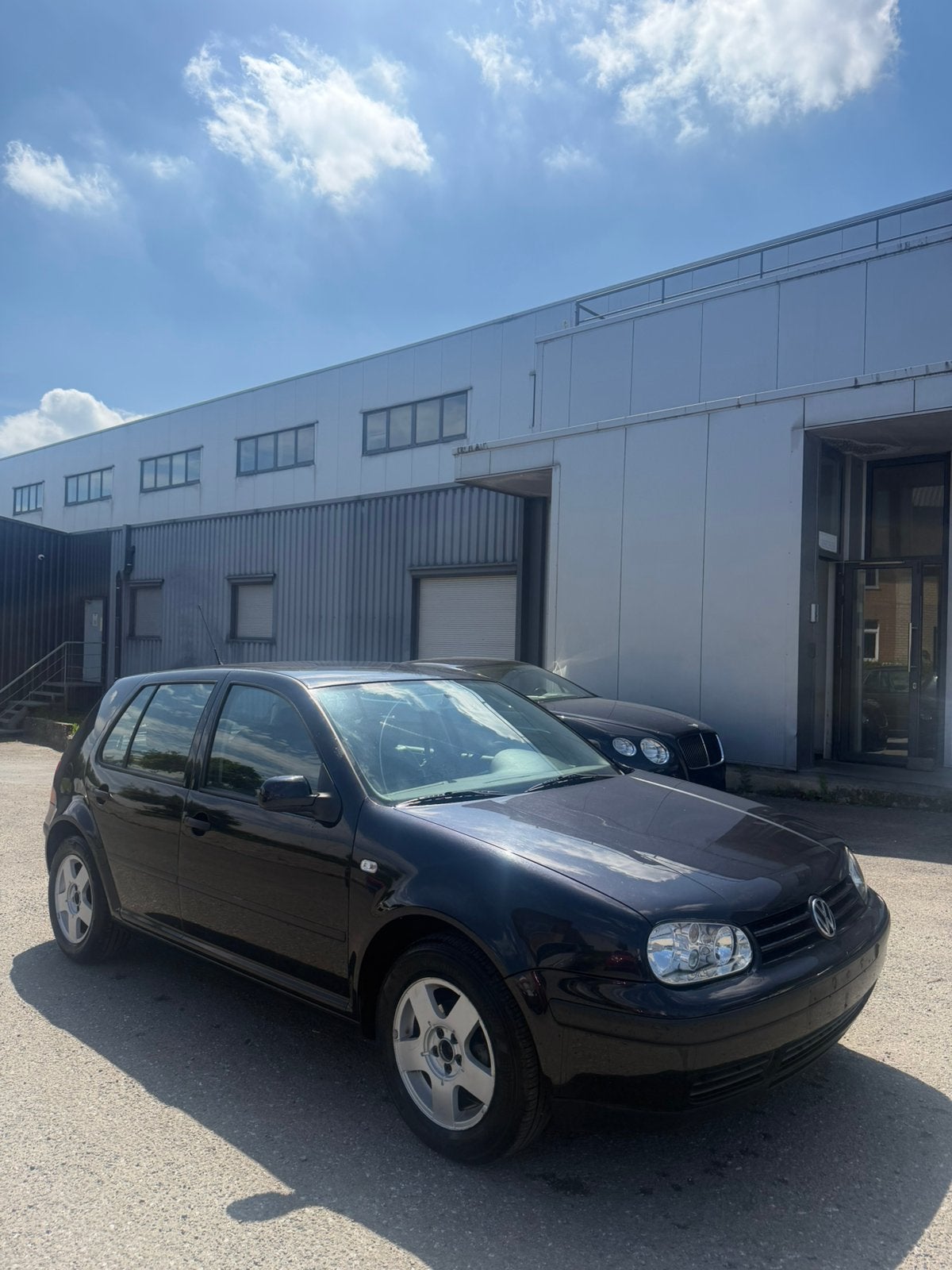 Volkswagen Golf 1,6ess. Airco cuir 2002 182000km controle ok, Autos, Cuir, Achat, Entreprise, Boîte manuelle