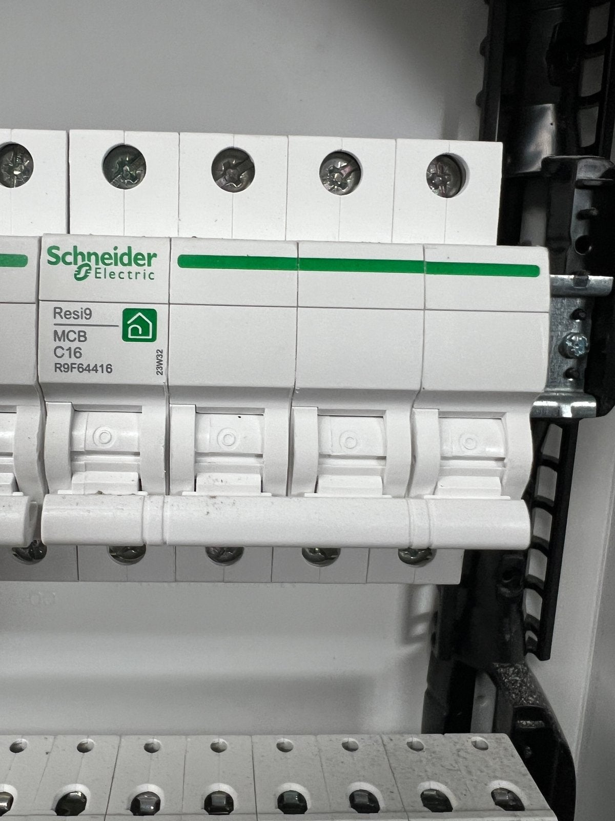 Schneider zekering 4P 16A R9F64416, Enlèvement ou Envoi, Neuf, Schneider Electric