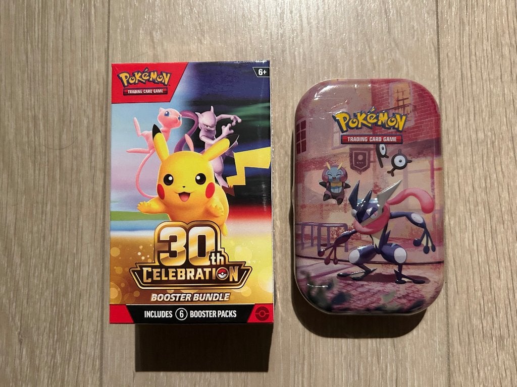 Pokémon 30th celebration Booster Box en Mini Tin, Ophalen, Nieuw, Booster, Foil