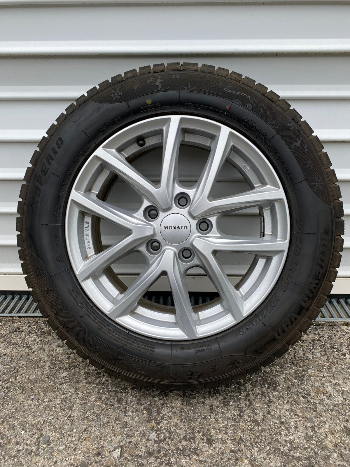 4 Jantes alu avec pneus hiver pour Hyundai Kona 2025, Autos : Pièces & Accessoires, Enlèvement, Pneus hiver, Pneu(s)