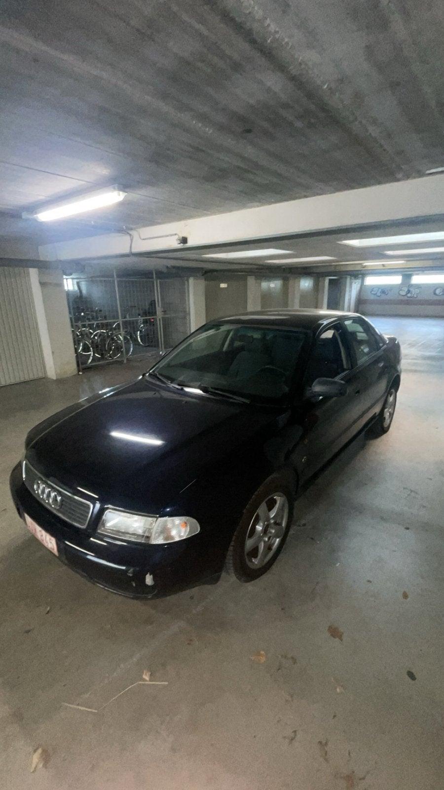 Audi A4 B5 1.9tdi 1996 donkerblauw, 0 kg, 4 cilinders, Elektrische buitenspiegels, Blauw