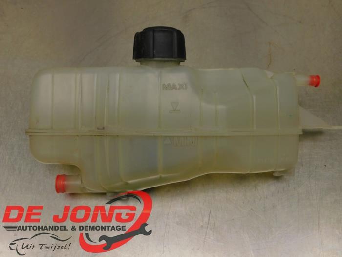 Réservoir d'expansion d'un Nissan Micra CC, -, 3 mois de garantie, Utilisé, -