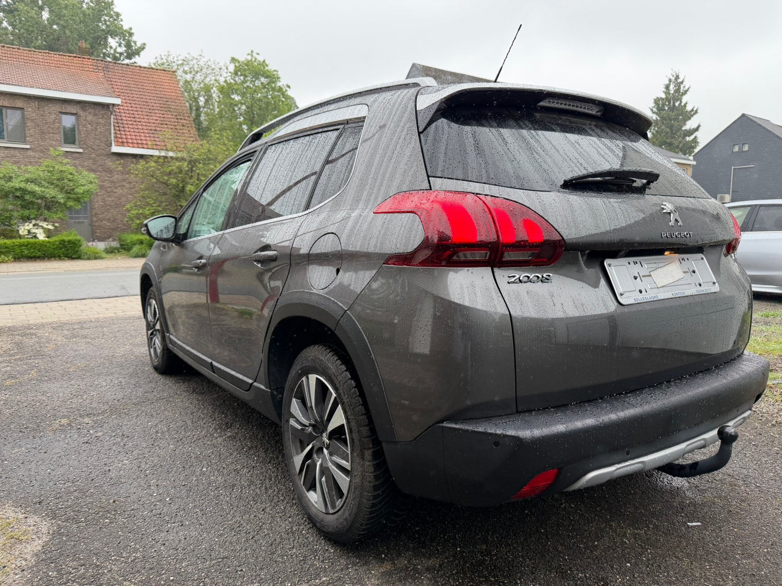 Peugeot 2008 / 1.2 Benzine Euro 6D / 41.000 km!!, Lichtsensor, Leder en Stof, Bedrijf, Handgeschakeld