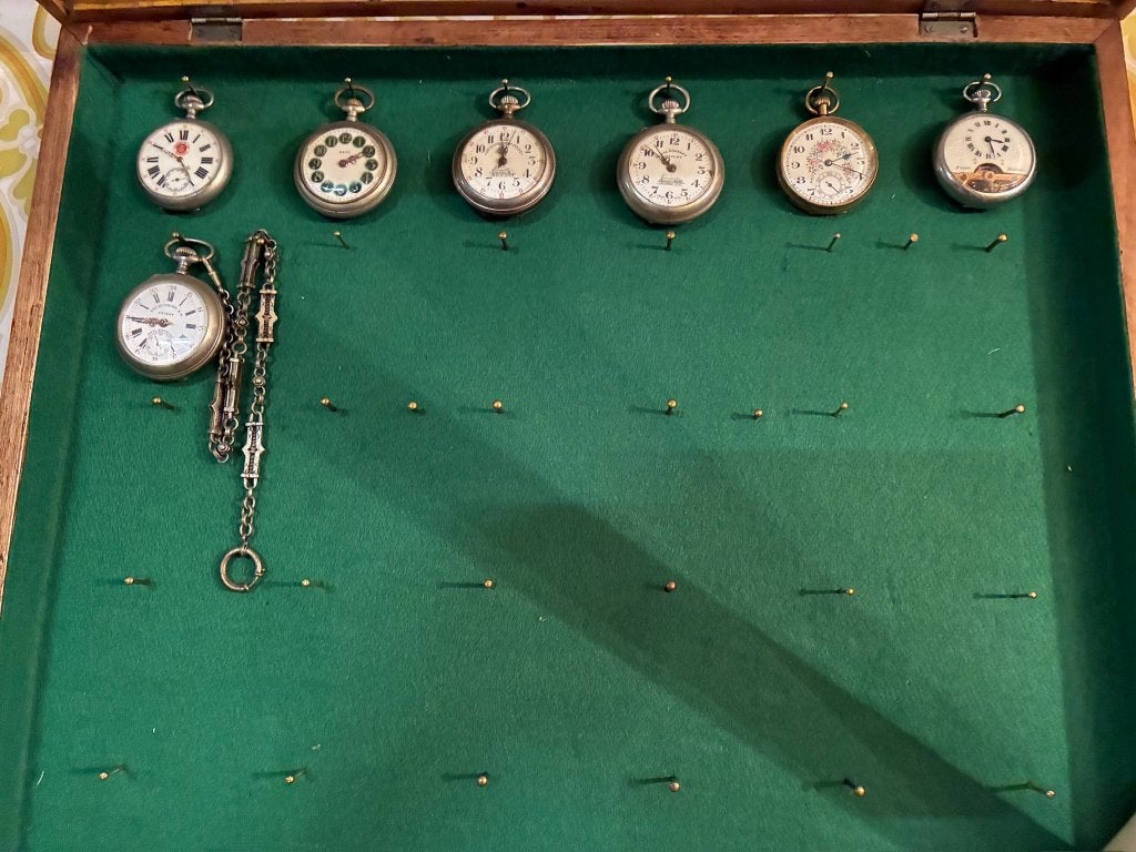 zakhorloge kast voor 30 stuks op te bergen achter glas, Antiek en Kunst, Ophalen