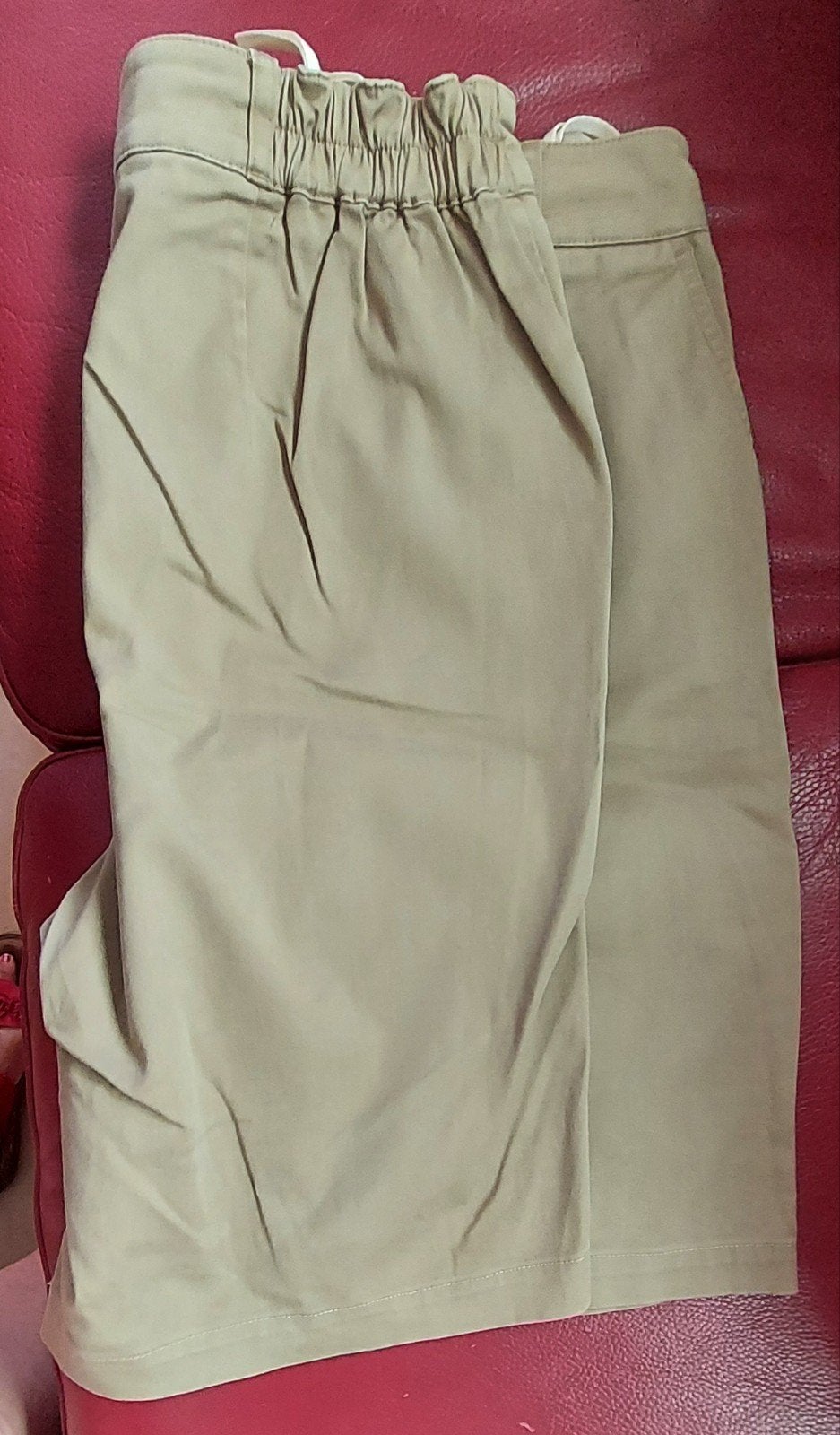 short dame kaki 46 48, Enlèvement ou Envoi