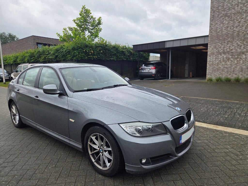 BMW 318 LCI Automaat 150.000 km inschrijfklaar, Auto's, Achterwielaandrijving, Beige, Leder, Particulier