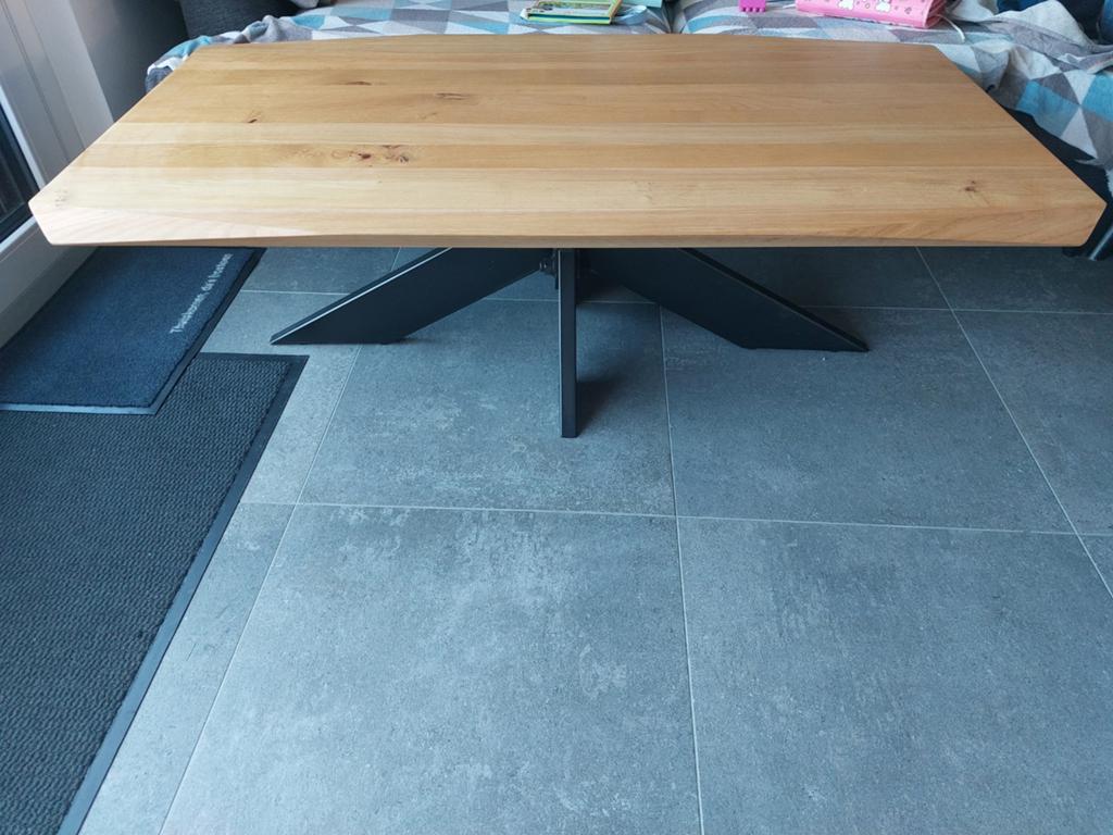 Vol eiken salontafel met metalen voet, Enlèvement