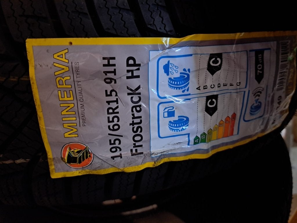 NIEUW : winterbanden minerva frostrack op stalen velg, Autos : Pièces & Accessoires, Pneus & Jantes, 15 pouces, Pneus hiver, Pneu(s)