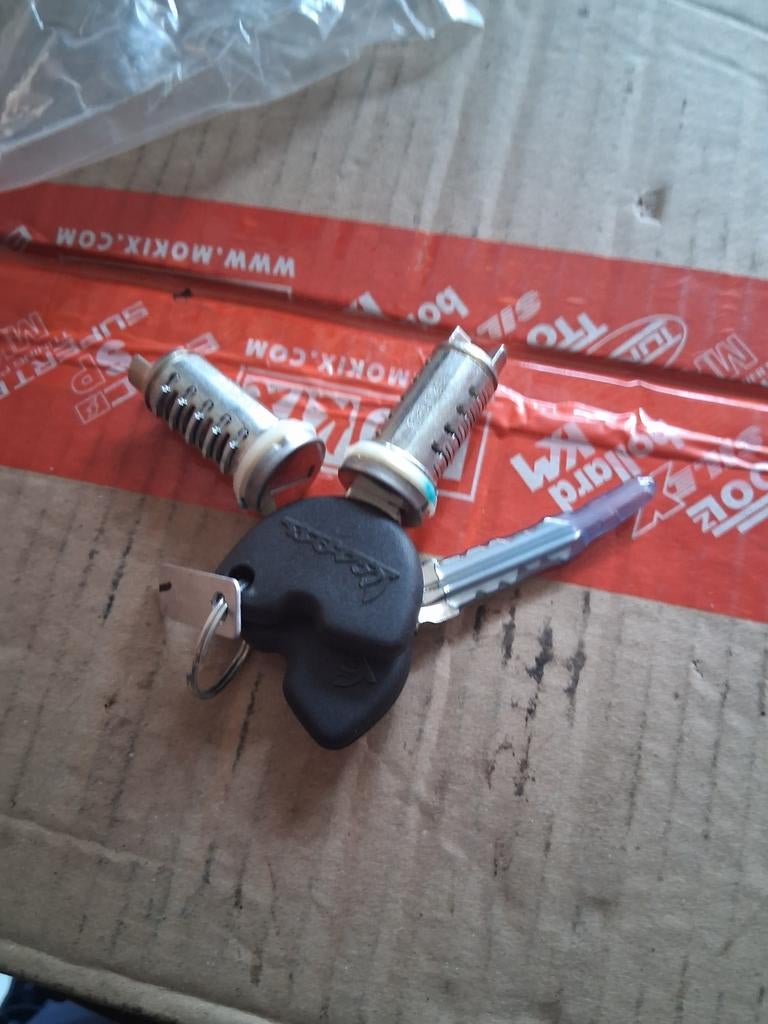 Sleutel set van Vespa., Ophalen of Verzenden
