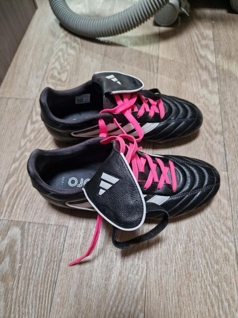 Voetbalschoenen maat 42