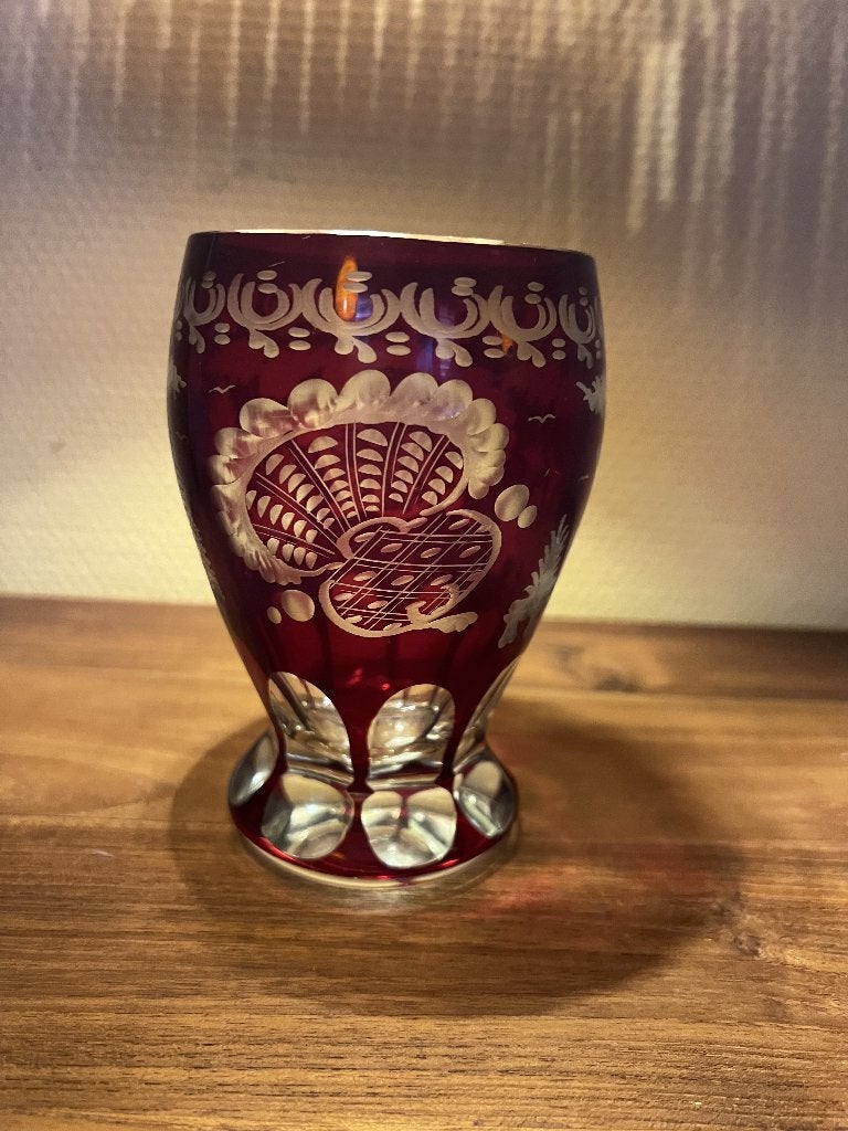 Boheemse robijnrode kelk met jachttafereel, Ophalen