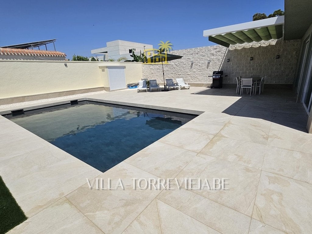 A louer villa sur 400m² avec piscine privée 8x4(max 4 pers), Propriétaire, Village, Maison de campagne ou Villa, Costa Blanca