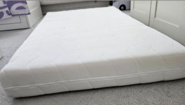 Superbe matelas latex ergonomique zones confort 90/200 neuf, Enlèvement, Comme neuf