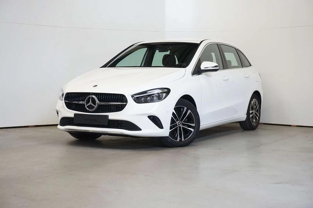 Mercedes-Benz B-CLASS 250 plug-in hybride (bj 2024), Auto's, Mercedes-Benz, Automaat, Gebruikt, 4 cilinders, Wit