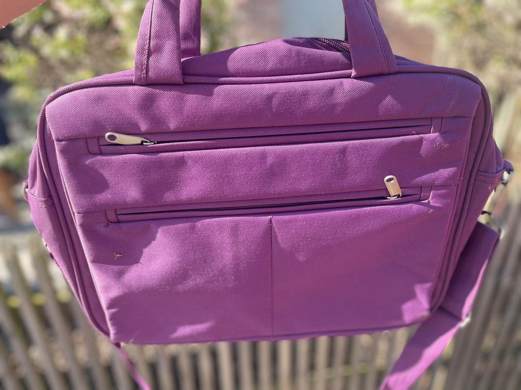 Paarse laptoptas, Computers en Software, Laptoptassen, Zo goed als nieuw, 16 inch, Roze, Ophalen of Verzenden