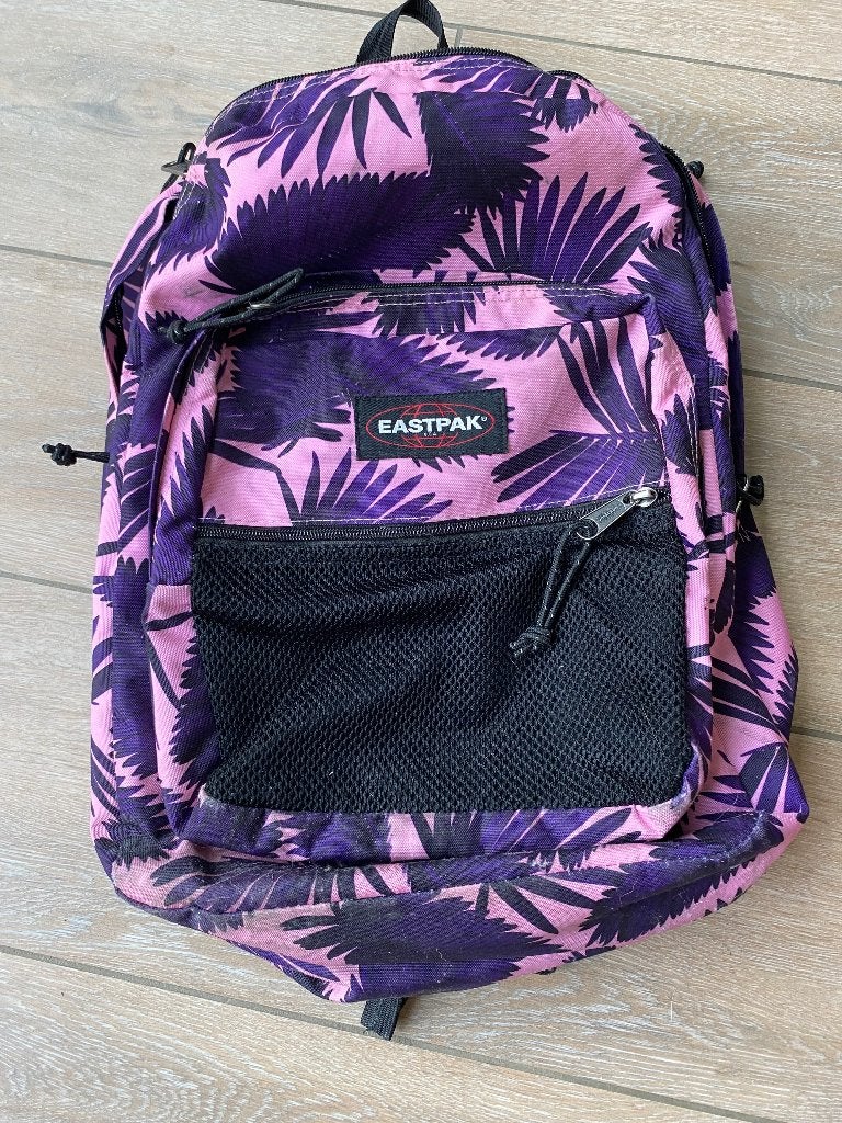 Eastpak Boekentas – Tropisch Motief – Zeer Ruim & Stevig!, Handtassen en Accessoires, Ophalen, Rugtas, 40 tot 50 cm, Roze