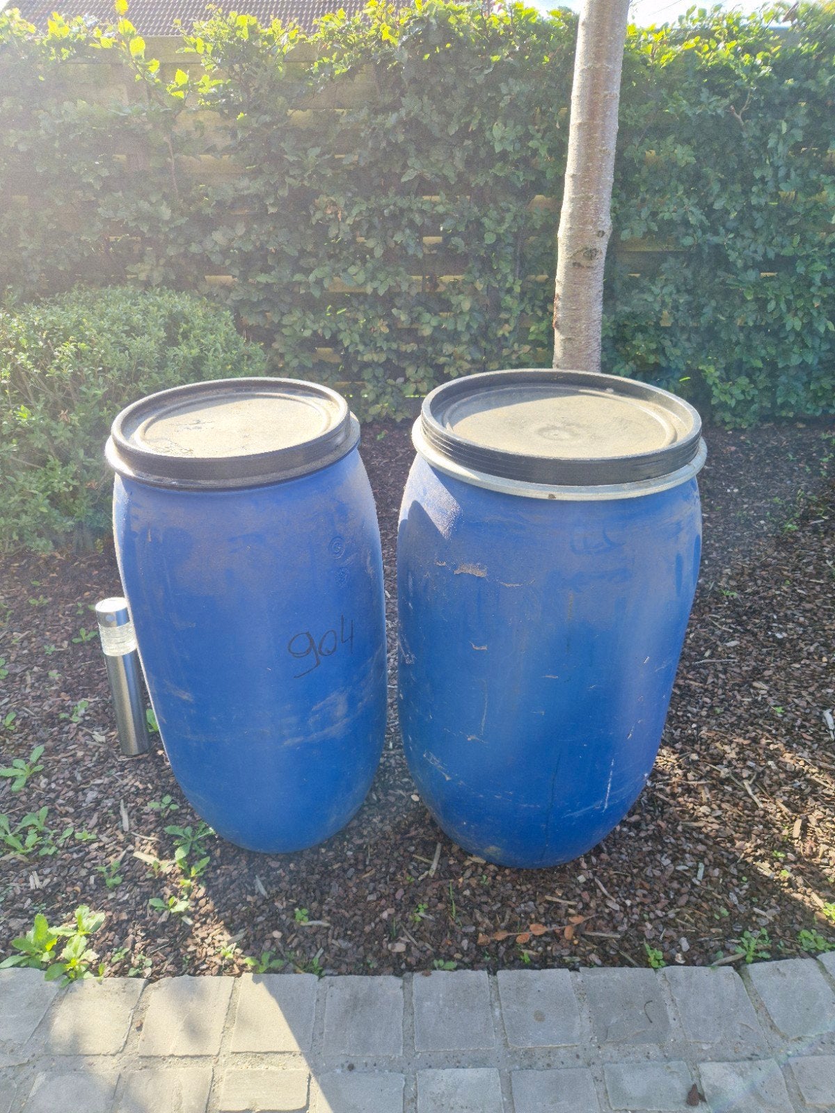 2 blauwe plastieke vaten 220 l, Enlèvement