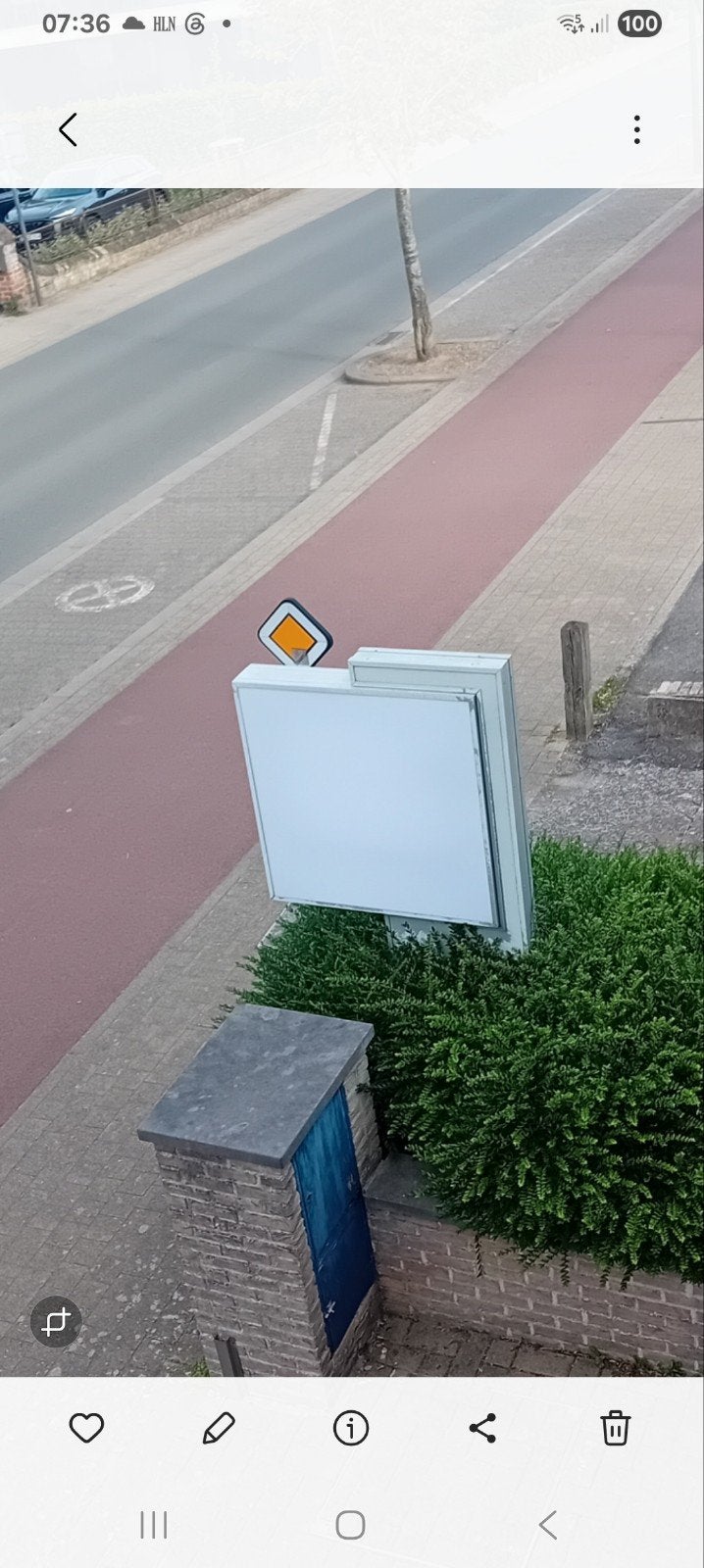 Verlicht reclamepaneel, Ophalen
