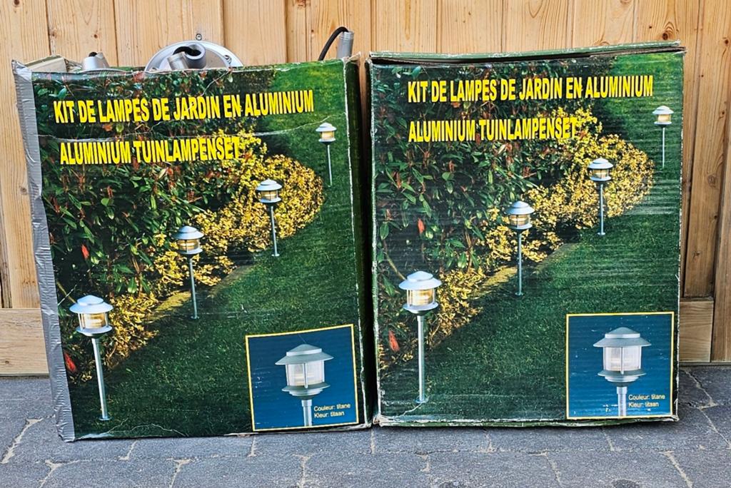 Lampes de jardin Kit Complet 2 boites, Jardin & Terrasse, 50 à 250 watts, Aluminium, Alimentation secteur, Neuf