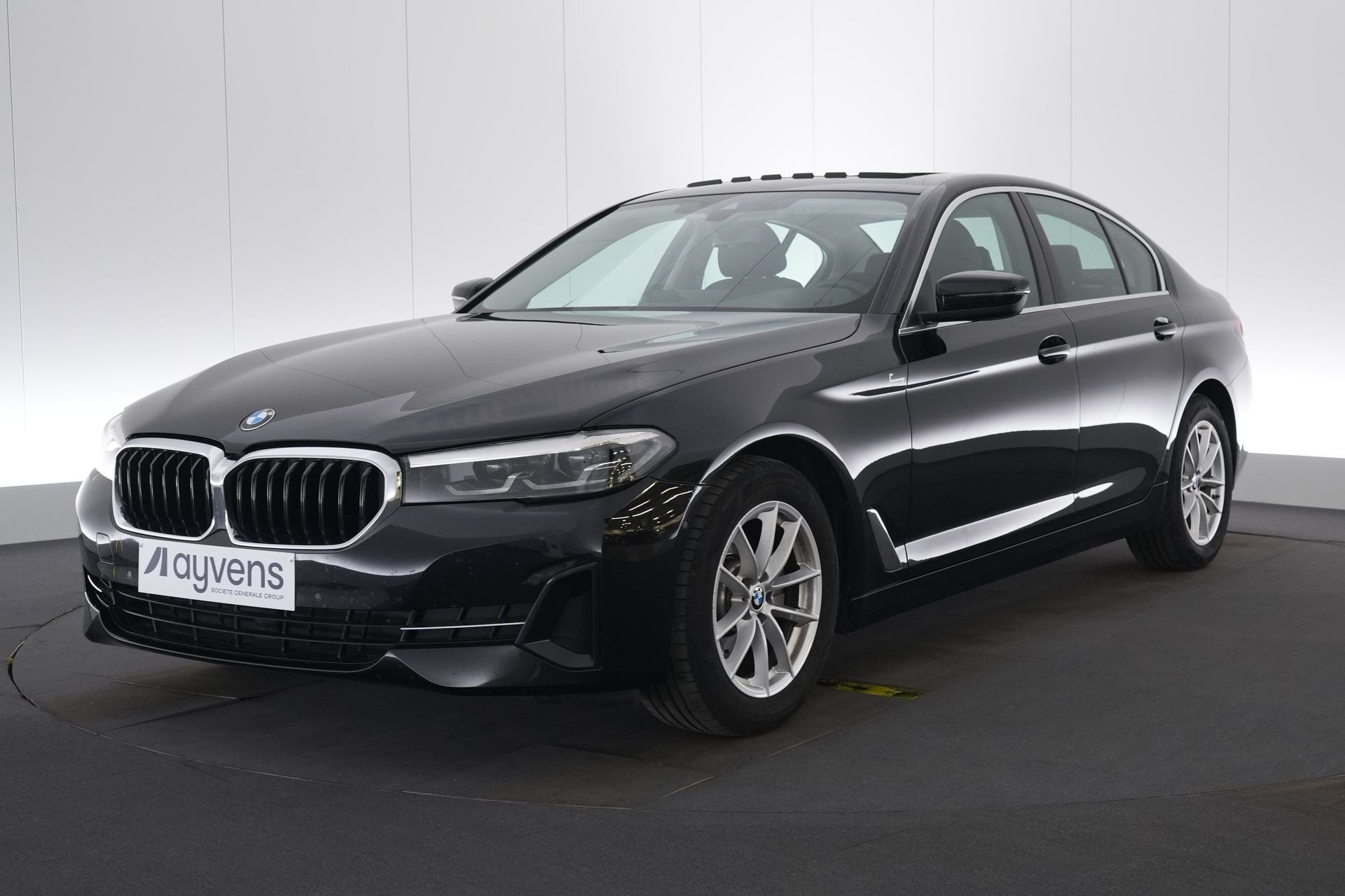 (2BQX135) BMW 5 SERIES BERLINE, Auto's, BMW, Achterwielaandrijving, Gebruikt, Euro 6, Zwart