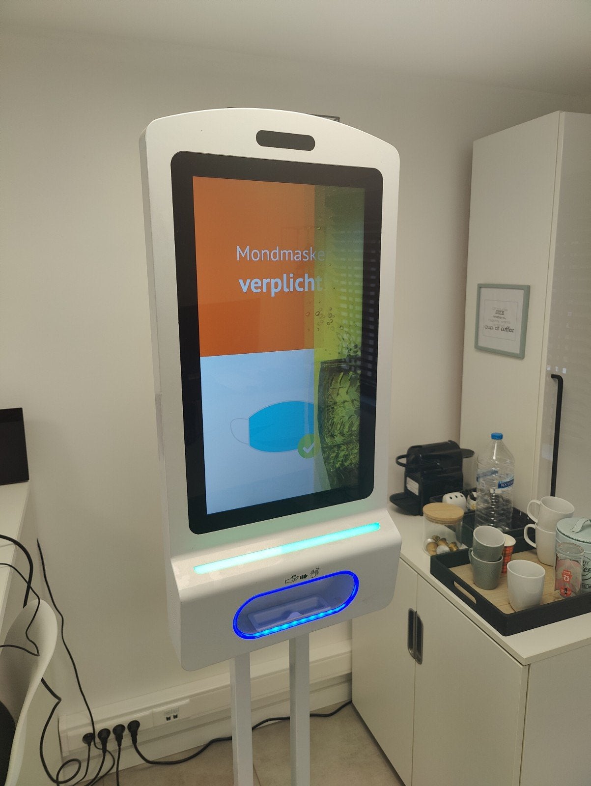 Sanitizer en LCD scherm, Zakelijke goederen, Stock en Retail | Franchising, Wederverkoop en Distributie, Ophalen
