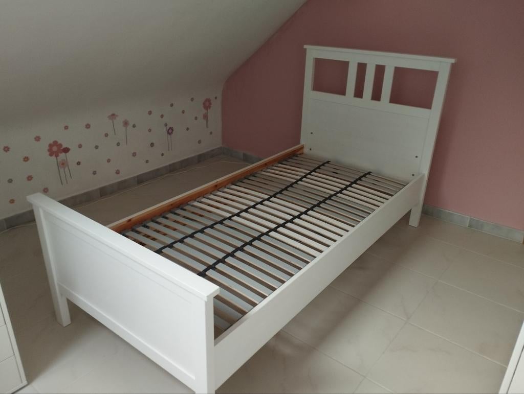 Ikea Bed 90/200, Huis en Inrichting, Slaapkamer | Bedden, Ophalen, 90 cm, Eenpersoons, Wit