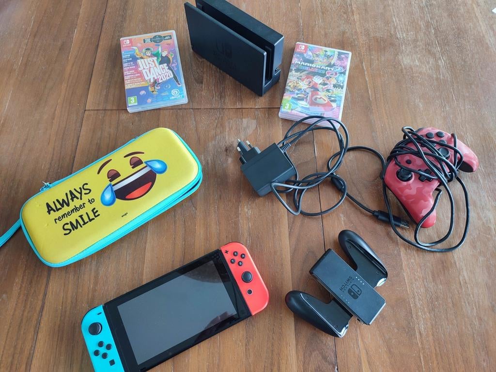 Nintendo Switch avec accessoires, Consoles de jeu & Jeux vidéo, Consoles de jeu | Nintendo Switch, Enlèvement