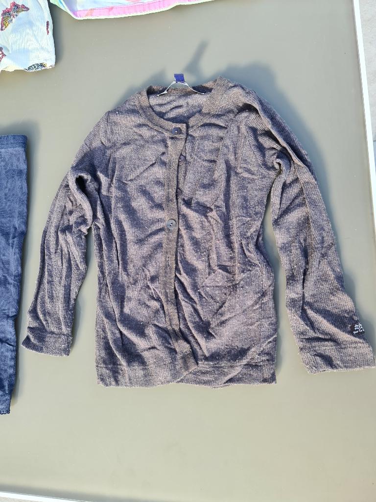 gillet, trui met knopen, Lili Gaufrette, 2 jaar 92cm, Enfants & Bébés, Vêtements enfant | Taille 92, Enlèvement, Comme neuf