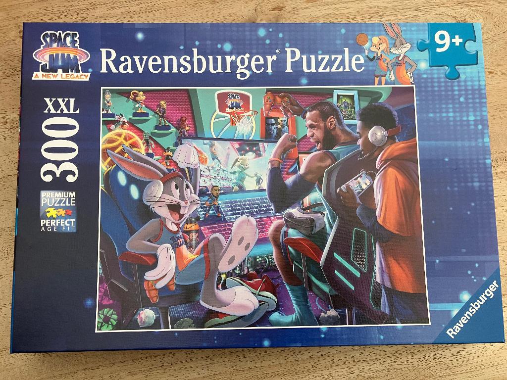 Puzzel - Ravensburger - 300 stukken - Space Jam, Enlèvement ou Envoi, Plus de 50 pièces, Comme neuf, 6 ans ou plus