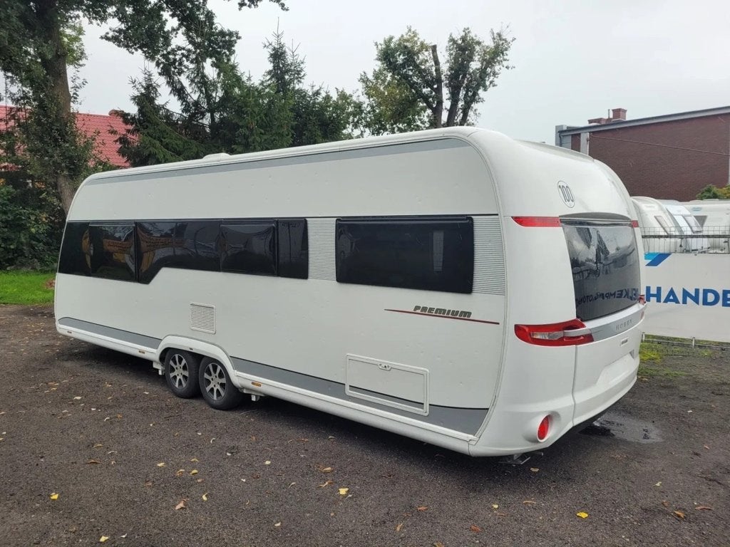 Caravane UFF 650, Jusqu'à 4, 6 à 7 mètres, Hobby, Particulier