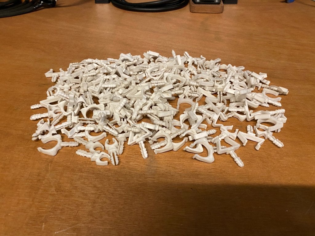 181 Nieuwe Kunststof Klembeugels met Plug, Ophalen of Verzenden, Nieuw