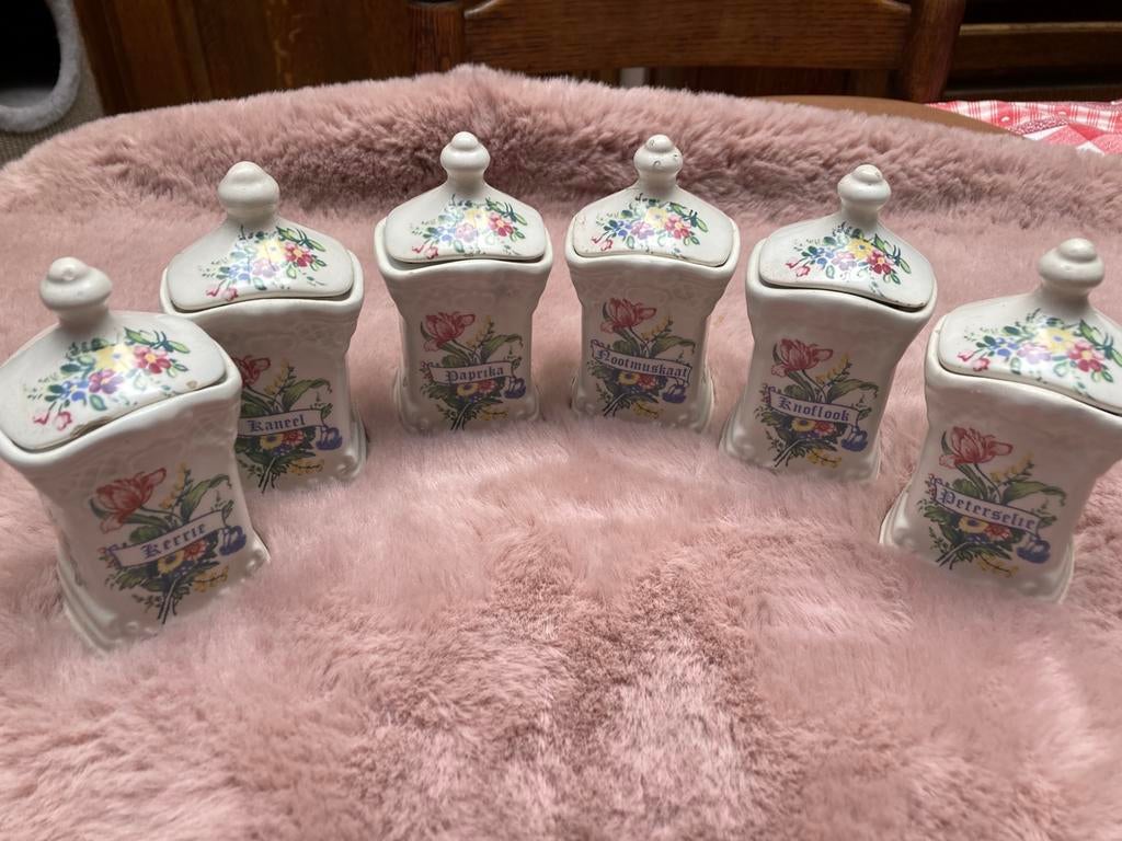 6 magnifiques pots à épices, Enlèvement