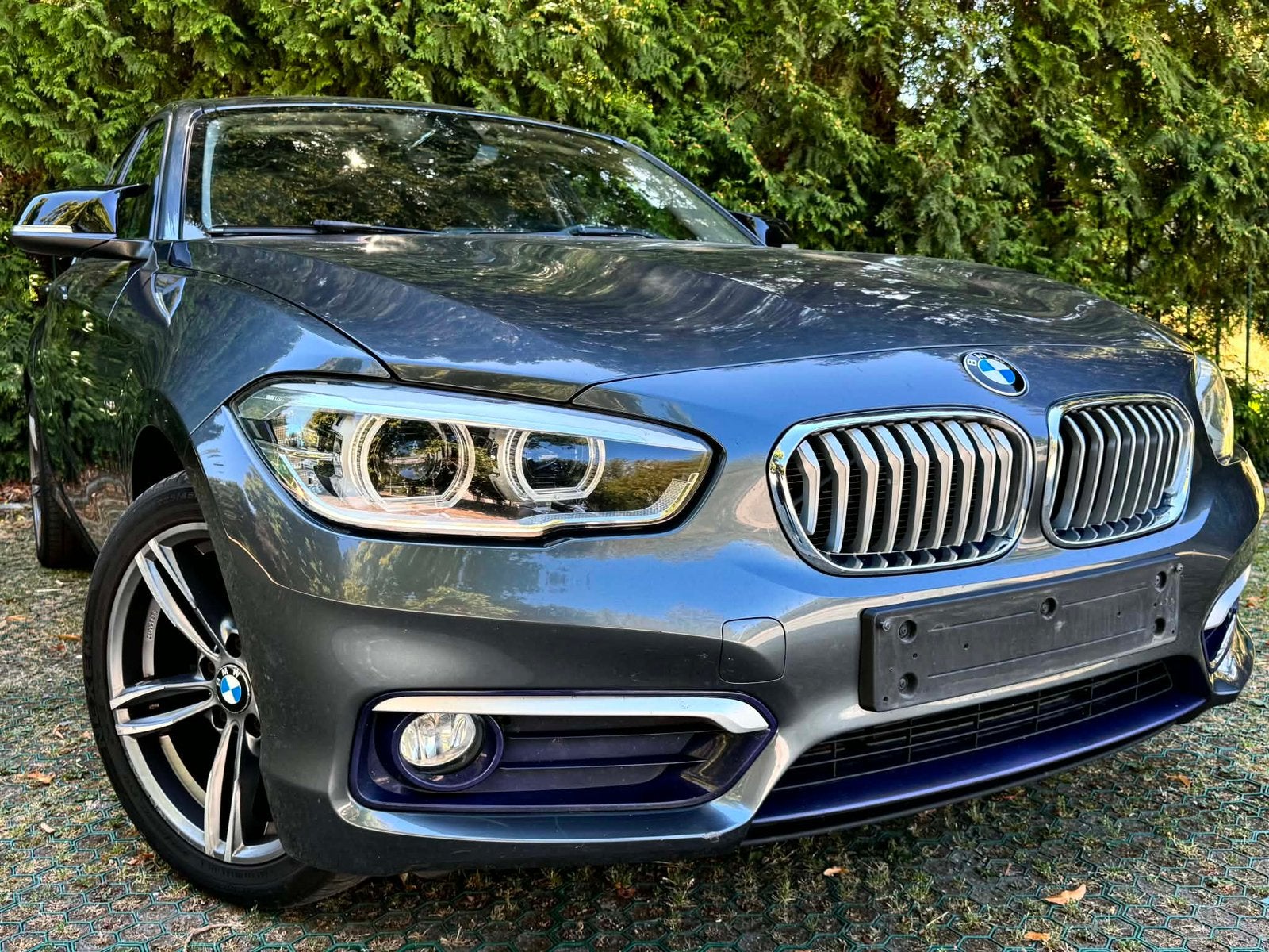 BMW 116 d 116CV FACELiFT PACK URBAN NAVi CUiR LED JA.17" +, Autos, Cuir, Achat, Euro 6, Noir