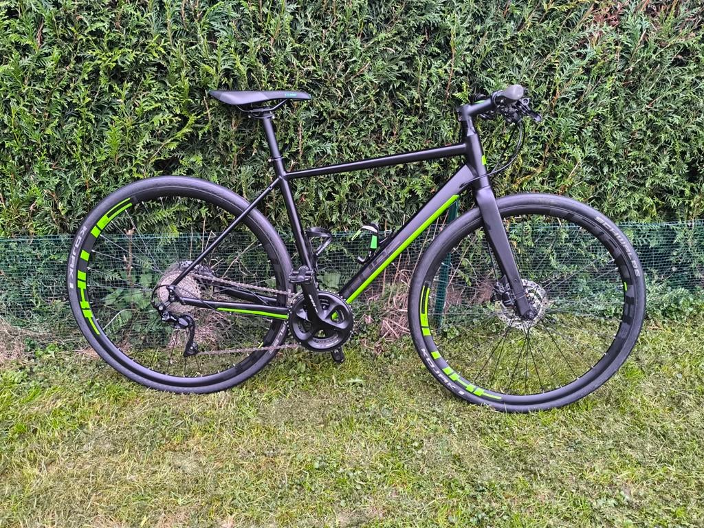 Vélo route Sl road cube taille 53 700/28