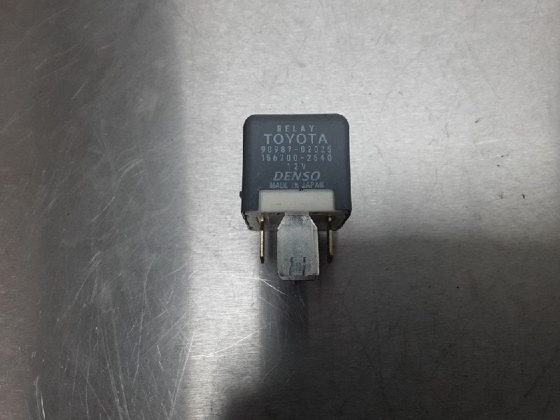 RELAIS Toyota iQ (01-2009/12-2015) (|9098702025|1567002540|), Gebruikt, Toyota