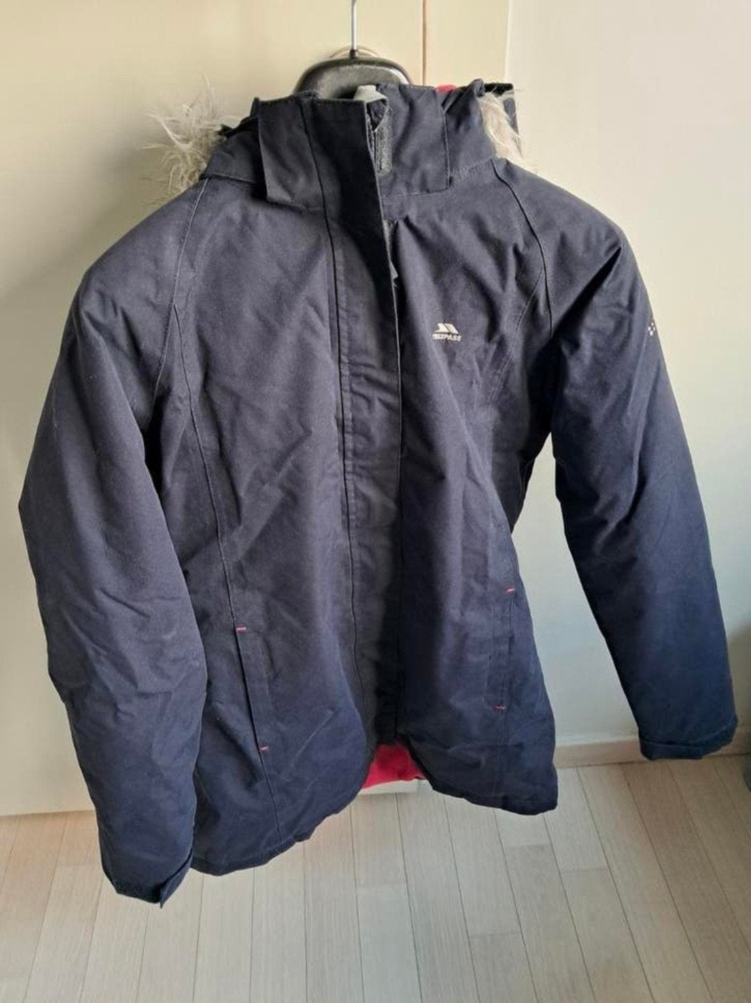 Warme winterjas met capuchon – Trespass Kids – 11/12 jaar, Ophalen of Verzenden