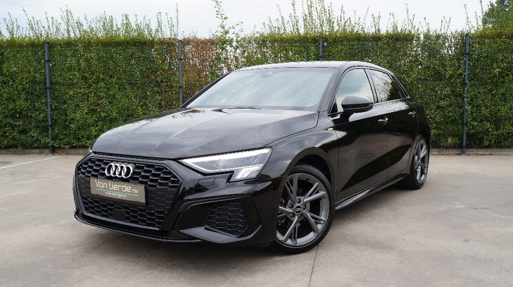 Audi A3 Sportback 35 TFSI S-line S-tronic Camera Carplay, Auto's, Audi, 1498 cc, 4 cilinders, Zwart, Bedrijf