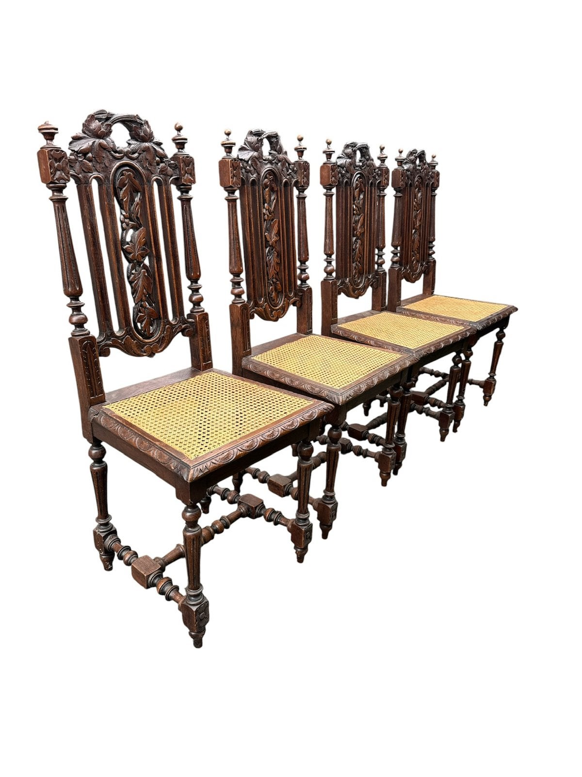 4 chaises anciennes du XVIIIe siècle, Enlèvement
