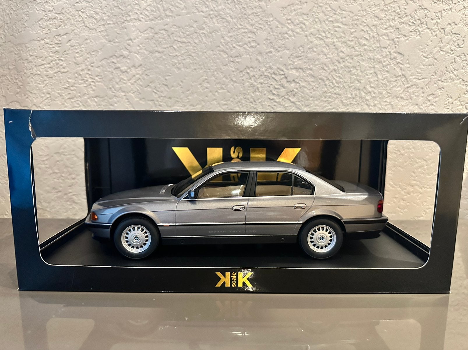 1/18 BMW 740i - KK Scale, Enlèvement ou Envoi, Comme neuf