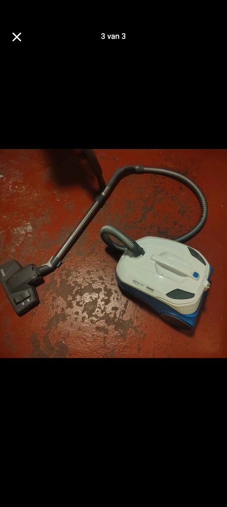 Stofzuiger met waterreservoir voor honden, katten,, Elektronische apparatuur, Stofzuigers, Ophalen, Zo goed als nieuw, Reservoir