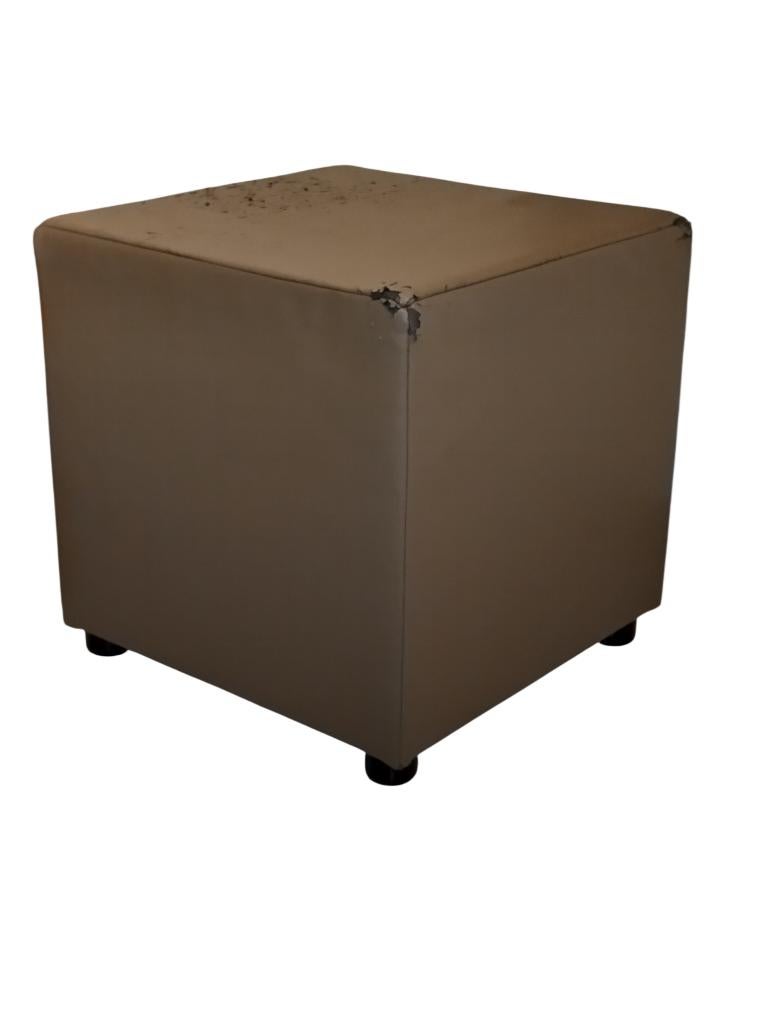 Pouf simili-cuir 45cm x 45cm x 45cm, Enlèvement, Utilisé, Moins de 50 cm, Moins de 50 cm