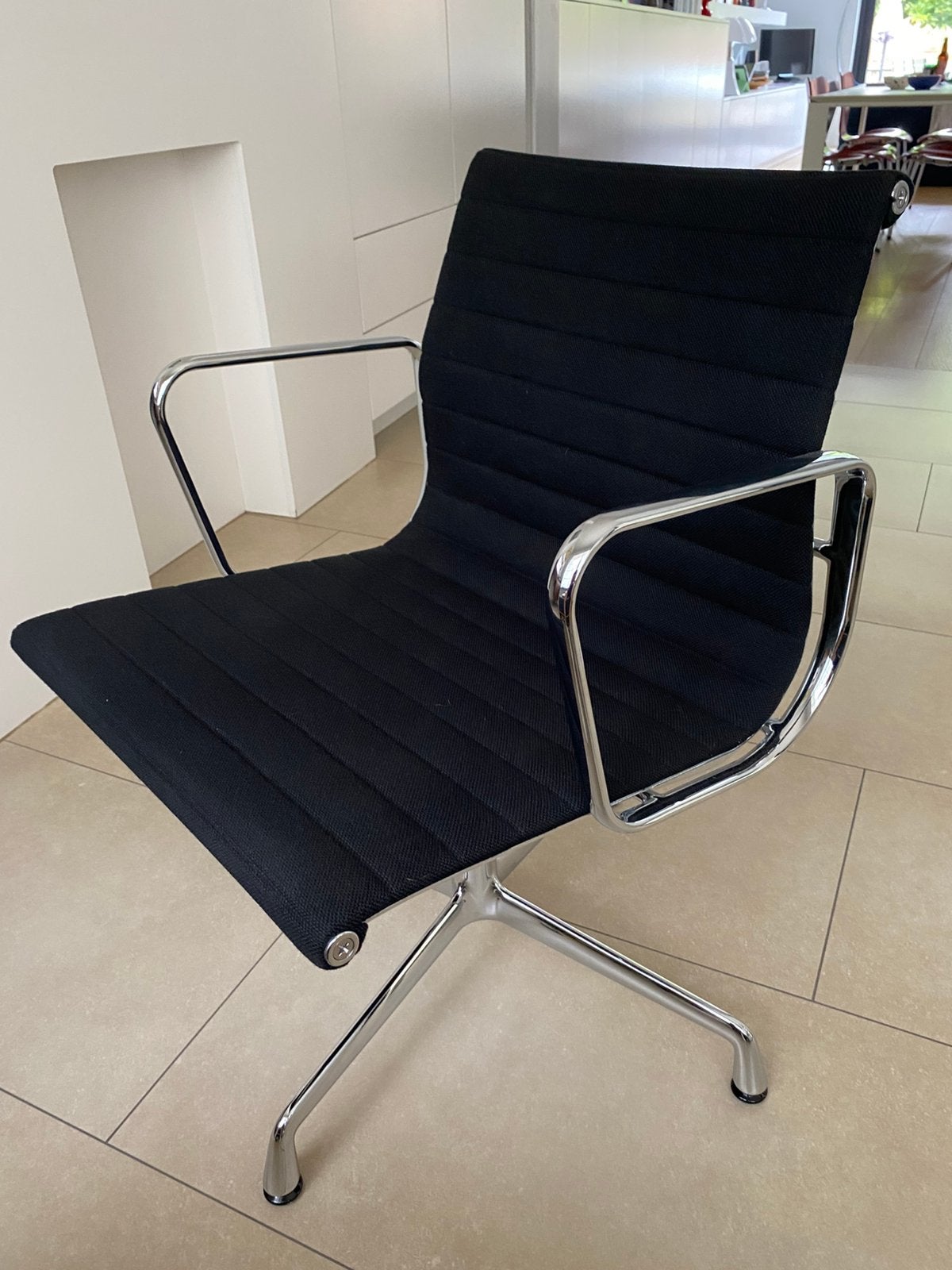 Eames Aluminium Chair EA 108 van Vitra, Ophalen, Zo goed als nieuw, Bureaustoel