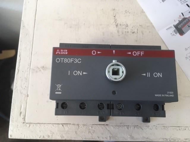 387. ABB omkeerschakelaar ip20 3P 80A, Hobby en Vrije tijd, Elektronica-componenten, Nieuw, Ophalen of Verzenden
