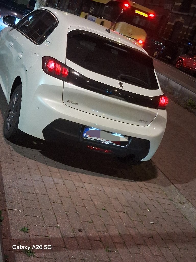 Peugeot  2008, Auto's, Peugeot, Voorwielaandrijving, Dealer onderhouden, Stof, Wit